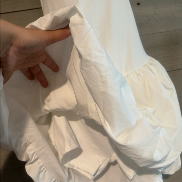 Elegant White Mini Dress - Picture 2 of 9